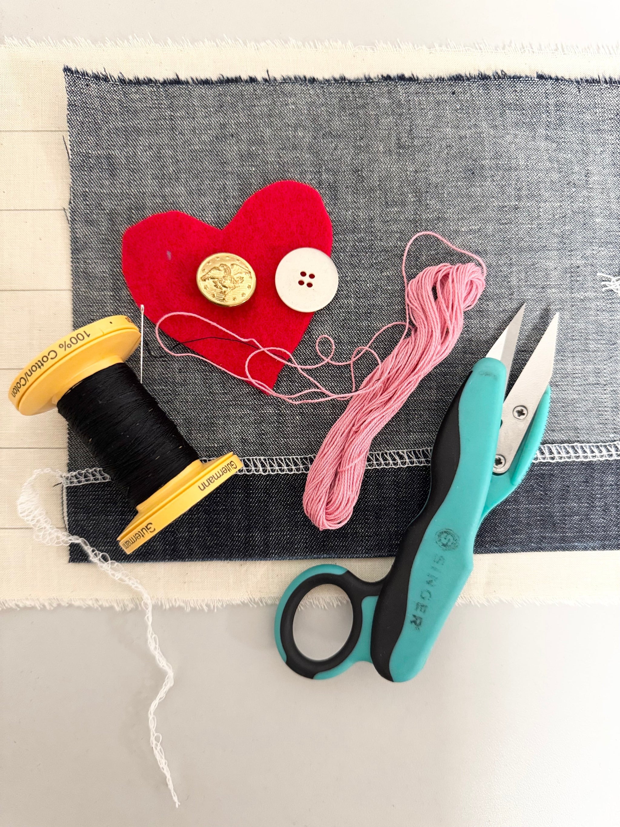 What Should Be in Every Starter Sewing Kit (And What You Can Skip)