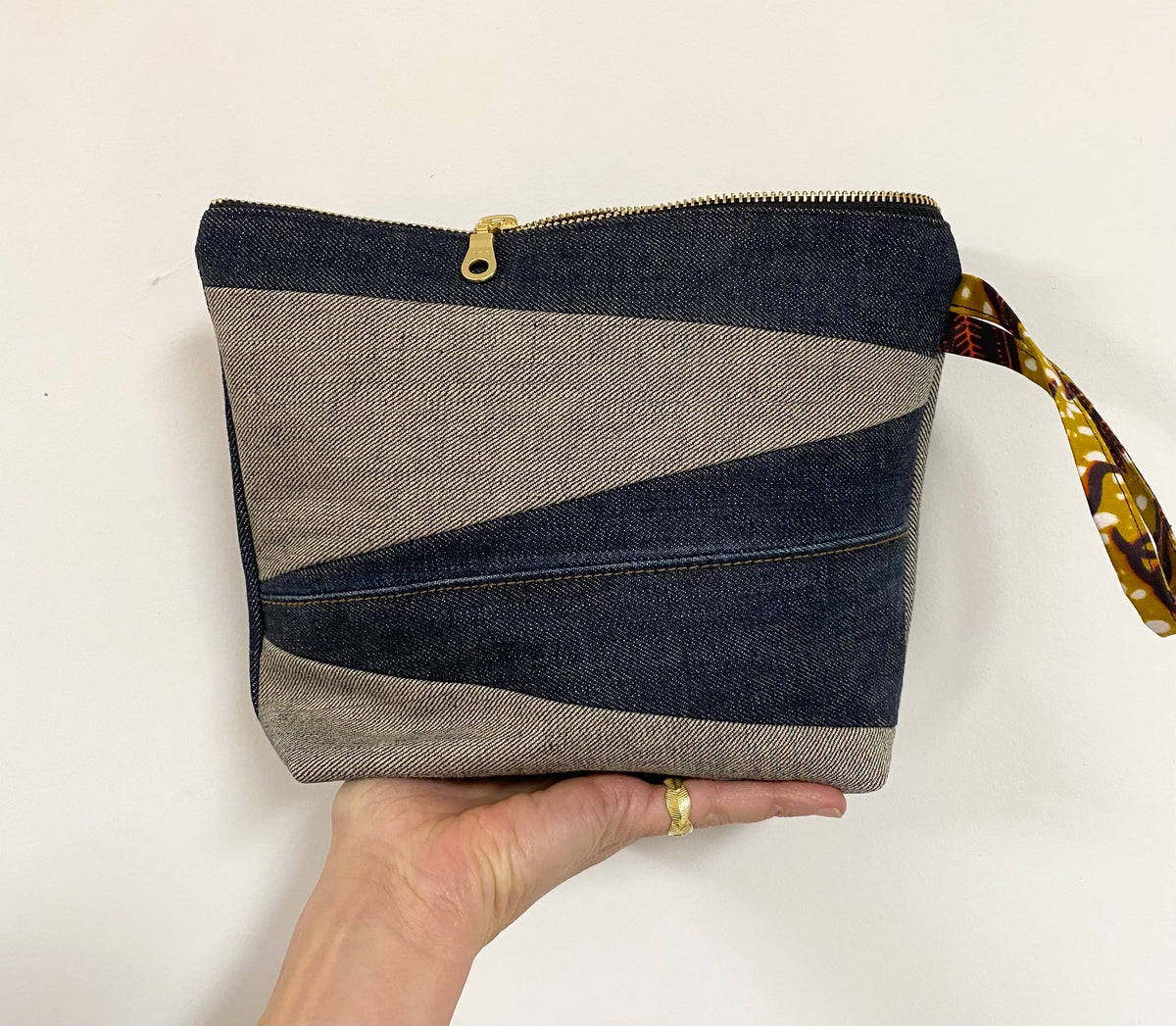 Sip ‘n Sew // Sew a Zippered Pouch